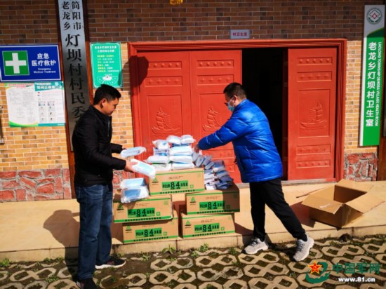 扶贫村滞销蔬菜上了部队餐桌，原因让人心头暖