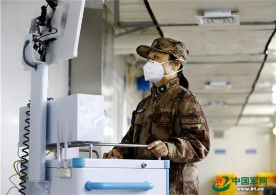 火神山医院感染八科一病区主任赵玉英：用心帮助患者康复