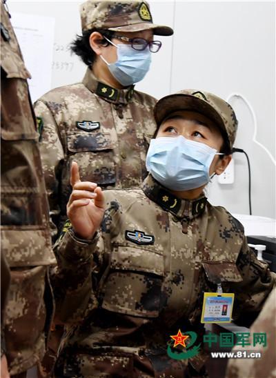 火神山医院感染八科一病区主任赵玉英：用心帮助患者康复