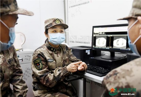 火神山医院感染八科一病区主任赵玉英：用心帮助患者康复