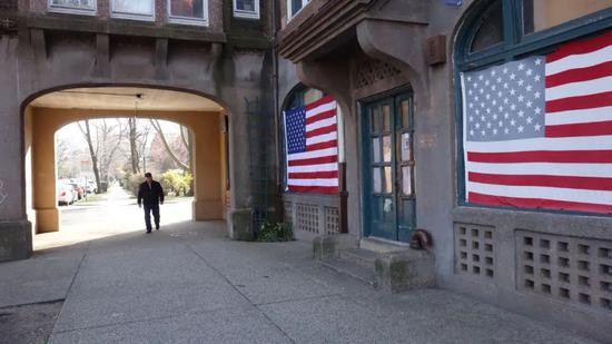 3月22日，纽约&ldquo;封城&rdquo;前夕的街头。