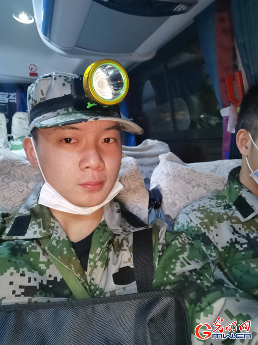 西昌森林火灾扑火队员中有位大功连传人