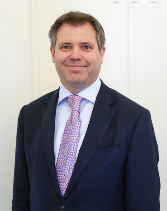 △图为英国卫生与社会保障部部长爱德华&middot;阿尔加