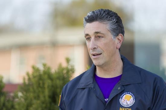 新泽西州贝尔维尔市长迈克尔·梅勒姆（NJ.com）