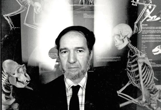 贾雷德&middot;戴蒙德参观澳大利亚博物馆的一场人类进化史展览。图/视觉中国 