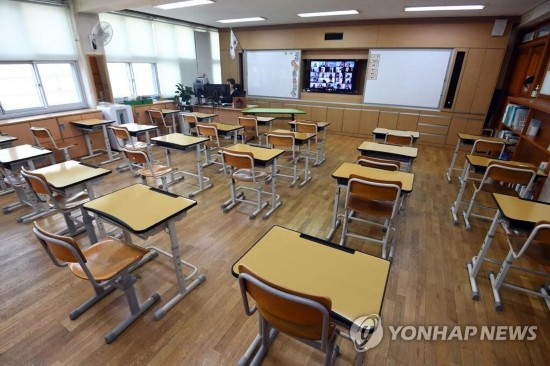 韩媒 首尔夜店发生集体感染事件 韩国各级学校线下复课再延一周 荔枝新闻