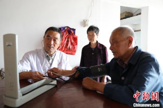 浙江老村医的35年行医路：愿做村民健康“守门人”