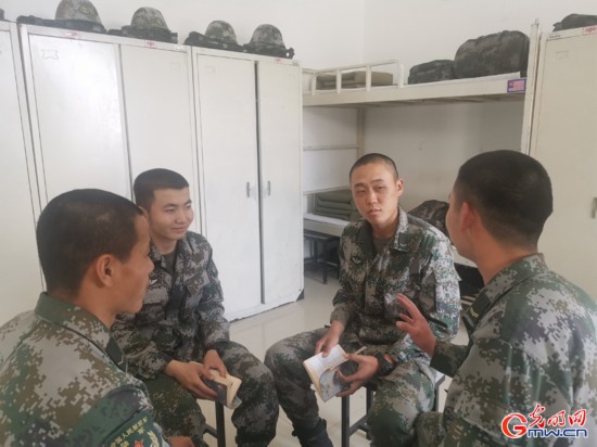 第78集团军某勤务支援旅注重用身边人身边事激发官兵干事创业热情