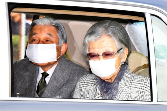 日本上皇后夫妇（朝日新闻）