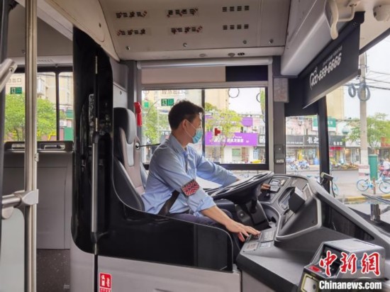 上海公交启动防护隔离门安装工作为司机保障安全