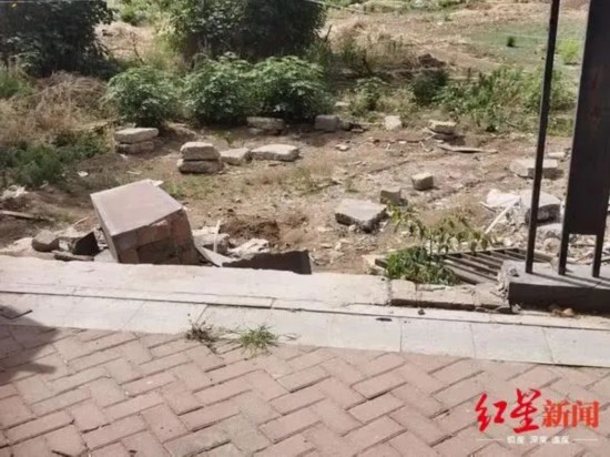  女童被压砸身亡事发地 图据《大河报》