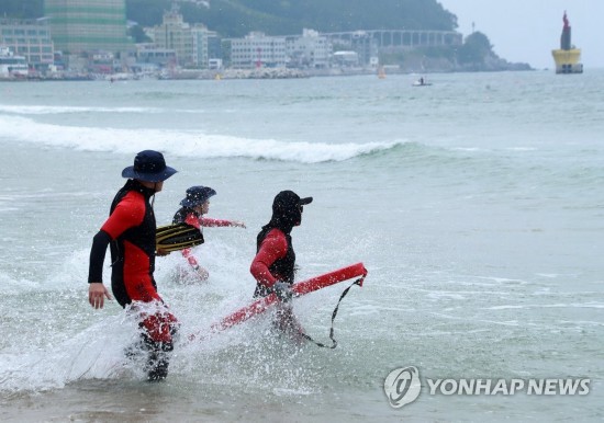 韩海云台海水浴场将开放 直击水上救援队训练场【8】