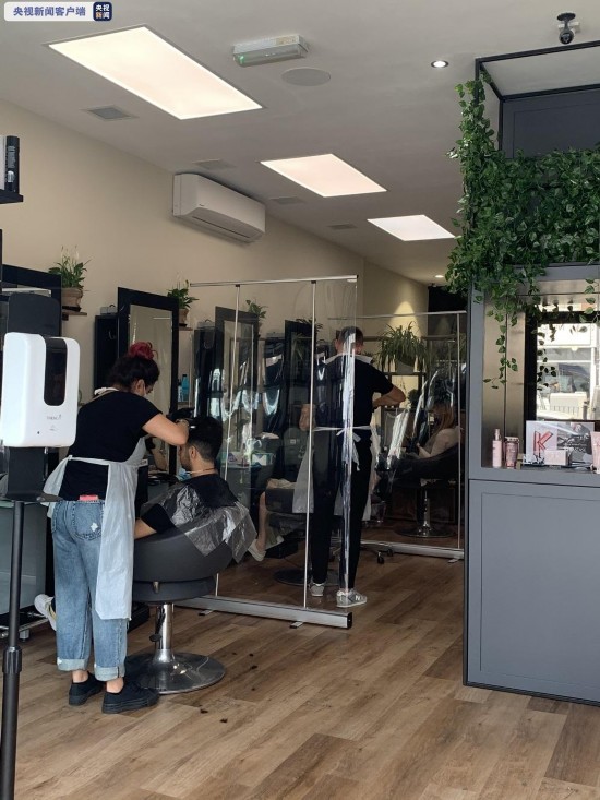 酒馆|英格兰酒馆、餐厅、剧院恢复营业 严格遵守社交距离