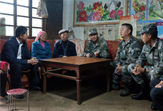 贫困学生|第75集团军某旅资助50余名贫困学子成长成才