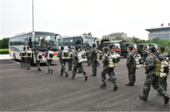 演练|陆军工程大学军械士官学校举行防汛抗洪演练