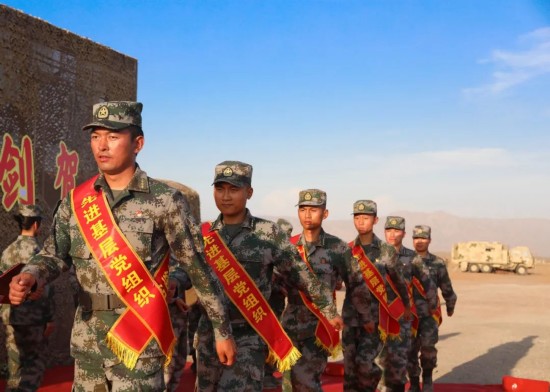 政治工作|政治工作咋开展？他们在野外打了个样