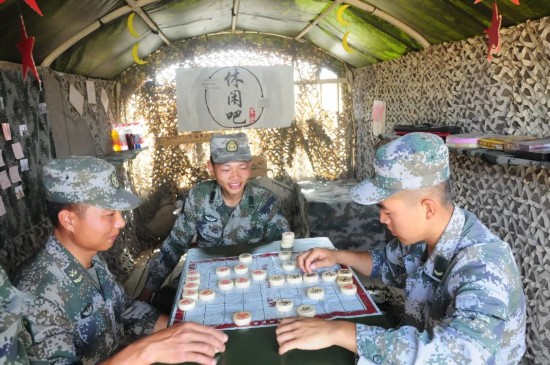 政治工作|政治工作咋开展？他们在野外打了个样