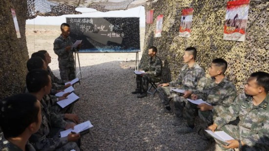 政治工作|政治工作咋开展？他们在野外打了个样