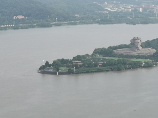 橘子洲|受洪水影响，湖南橘子洲景区今天下午2时启动紧急闭园