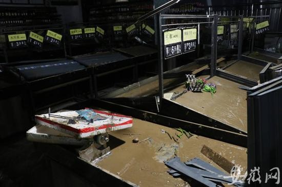商户|安徽歙县被淹商户:超市开业15天被淹 损失500万余元