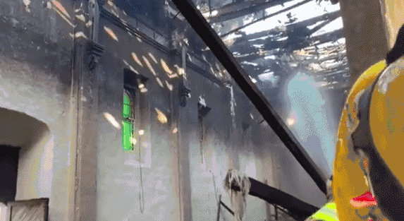 圣盖博|美国洛杉矶著名古迹圣盖博教堂被大火烧毁