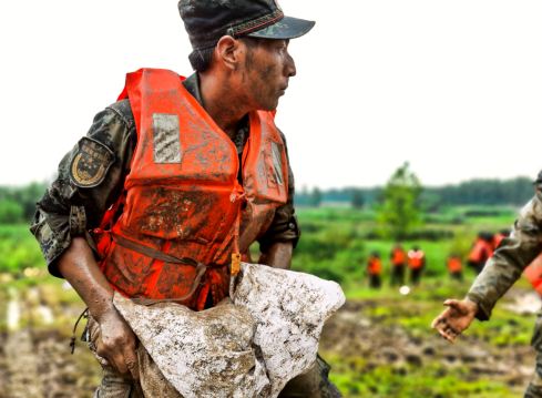 东至县|安徽东至县：连续作战，武警官兵意志不退！