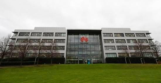 华为手机|英国禁华为还要派航母 英专家:是谁下的命令?美国?