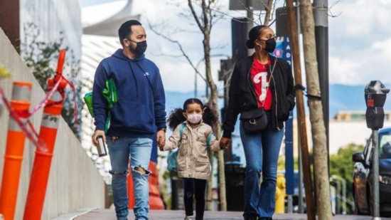 教程|听话了？政府报告显示大部分美国人出门开始戴布口罩