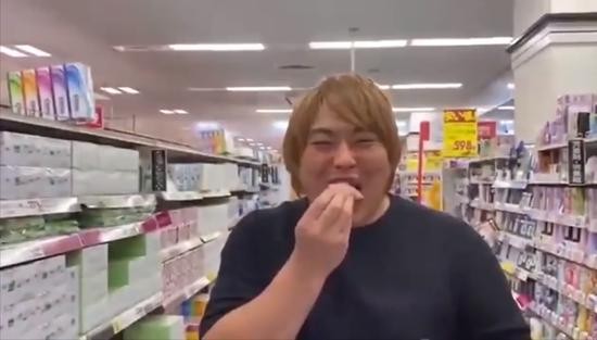 原田直播偷吃生鱼片(Youtube)