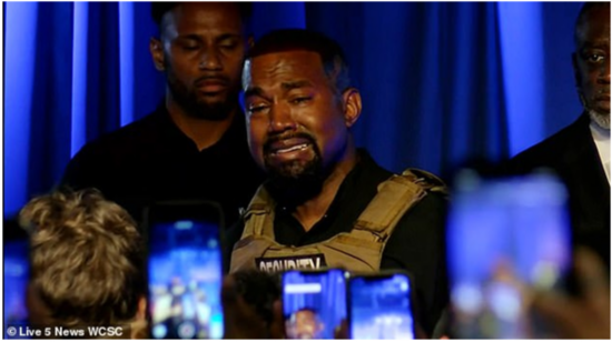 现场大哭的&ldquo;侃爷&rdquo;图源：外媒