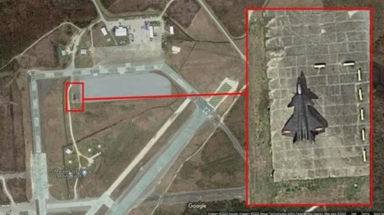吐槽|卫星照曝光美军基地出现“歼20” 美媒吐槽：这做工太糙了