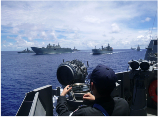 美国海军|美国拉帮结派挑动南海局势 出动航母带日澳战舰在南海演练