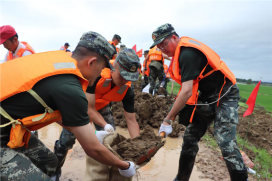 军歌嘹亮|抗洪一线 菜子湖畔军歌嘹亮