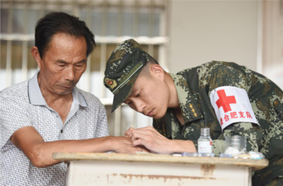 义诊|安徽铜陵：武警为受灾群众义诊