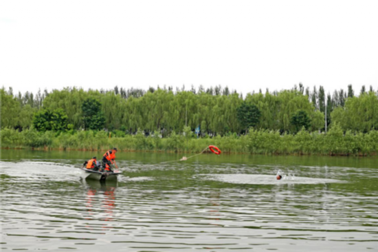 冲锋舟|武警宁夏总队开展冲锋舟救援演练