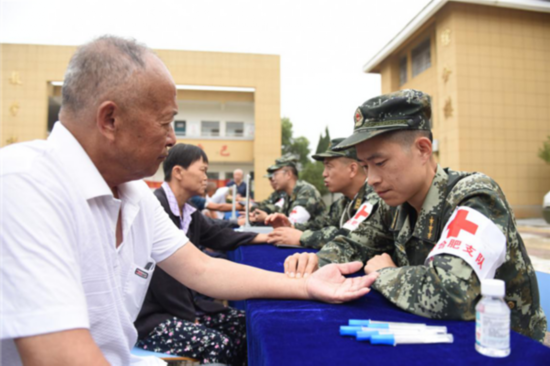 义诊|安徽铜陵：武警为受灾群众义诊