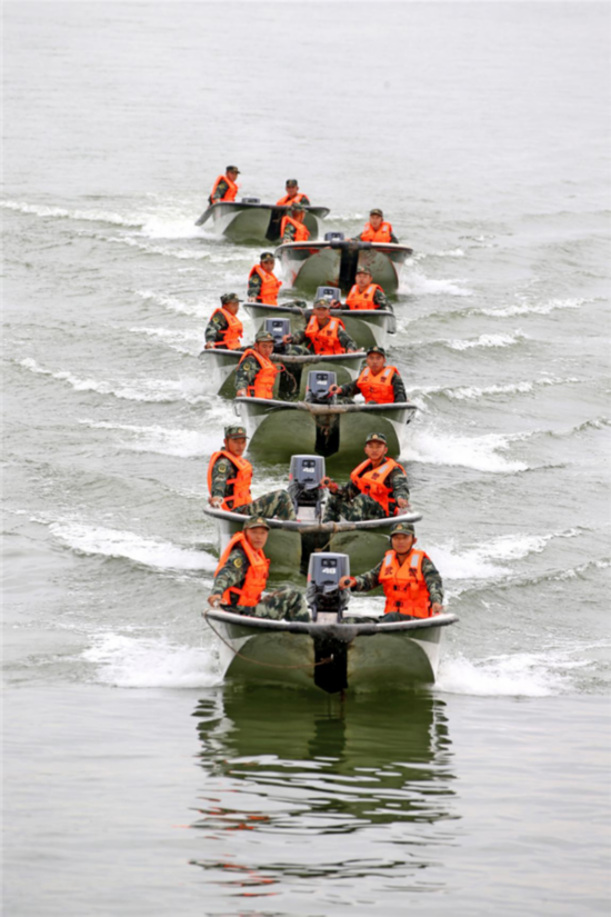 冲锋舟|武警宁夏总队开展冲锋舟救援演练