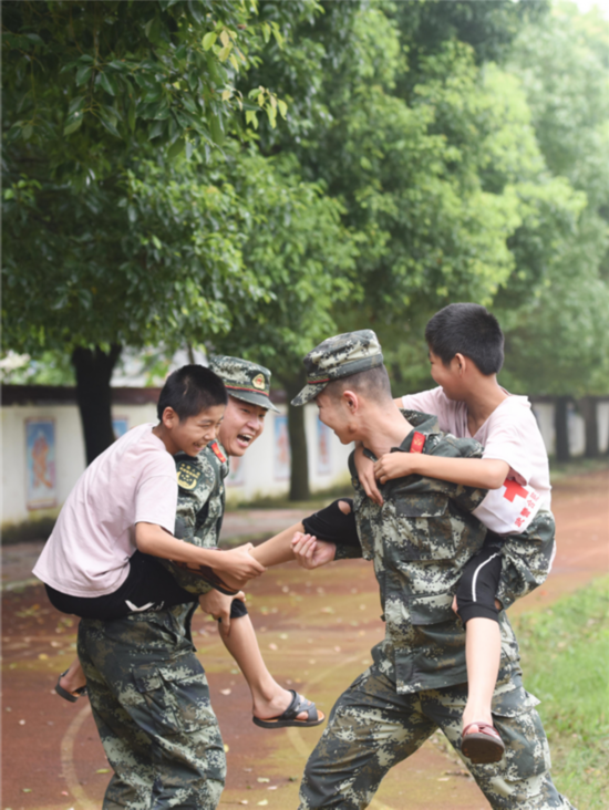 义诊|安徽铜陵：武警为受灾群众义诊