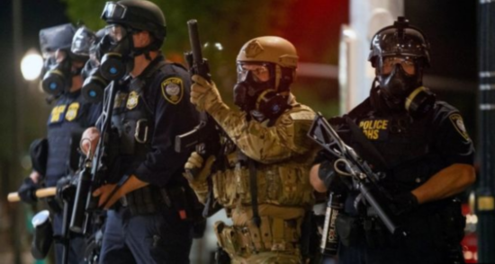 特朗普|驰名“双标”玩不转！特朗普出动联邦执法人员平息示威引发轩然大波