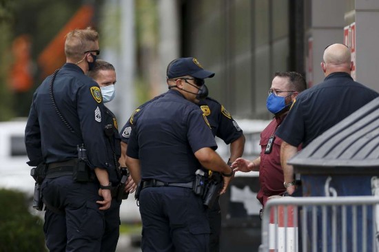 美方|美媒：美方人员“接管”中国驻休斯敦总领事馆