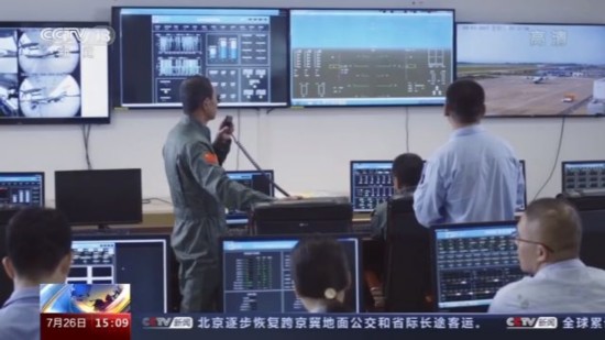 机长|专访“鲲龙”AG600机长：183架次试驾 调整最完美试飞性能