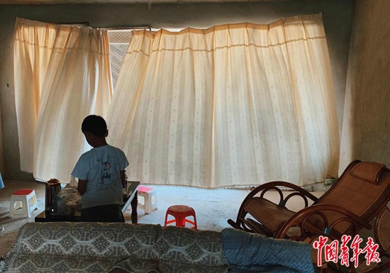 烂尾楼|他们住在烂尾楼