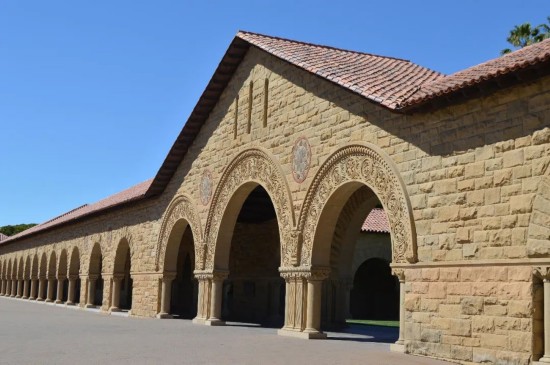 核物理学家|疫情下的英美大学:核物理学家被开 百年高校永久关闭