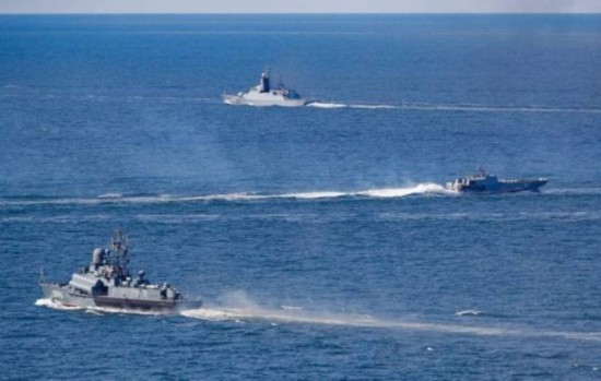 资料图片：参加“海洋之盾-2020”军演的俄海军战舰。（俄国防部官网）