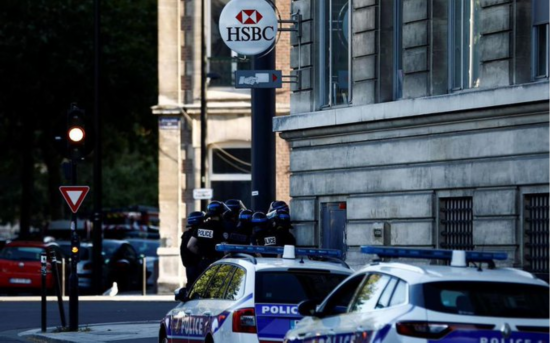 人质|法国持枪男子闯入银行劫持6名人质 与警察对峙6个多小时