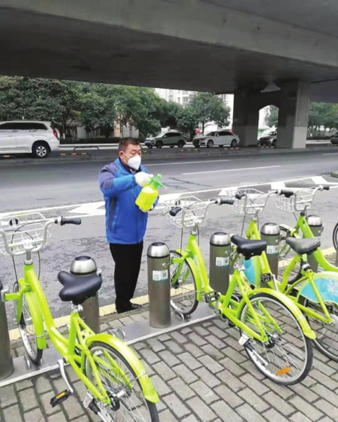 　　&ldquo;小绿车&rdquo;已成为市民短距离出行的首选。