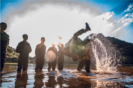 野外驻训|驻训不是“住训”——武警广西总队桂林支队野外练兵忙