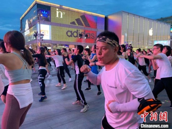 全民健身日:“夜健身”成“风尚”
