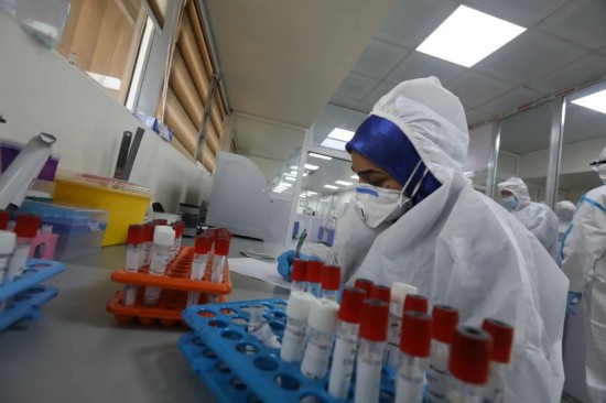 实验室|超负荷运转100多天 这座中国援建实验室成了“样板”