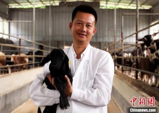 【你笑起来真好看】广西“80后”农民刘入源:身残志坚带领乡亲发“羊财”